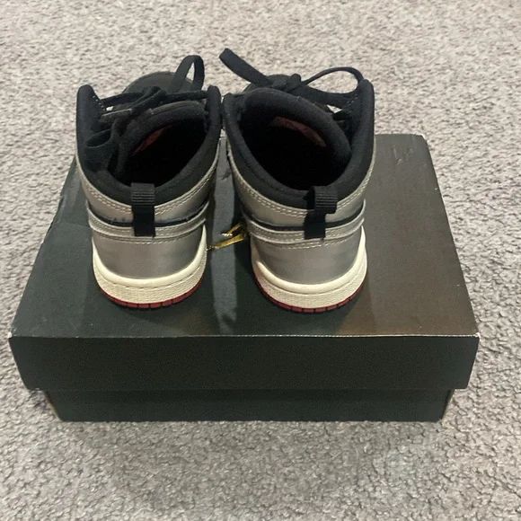 Jordan Retro 1 - Picture 3 of 6